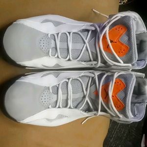 Product Details

Jordan True flight

Men’s Mid Top